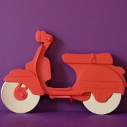 Coupe pizza Vespa rouge
