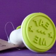 Tampon à gâteaux &laquo;&nbsp;mange moi&nbsp;&raquo;