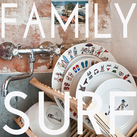 la collection Family Surf rassemble toute une gamme de porcelaines , assiettes, plats et tasses sur les thèmes du surf et des enfants à la plage, un vrai air de vacances au soleil, thème cher à la créatrice béatrice pene, créations exclusive pour assiettes et compagnie, éditées par la maison Revol, made in france