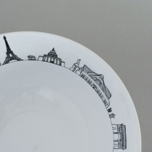 saladier carnet de voyage à paris par assiettes et compagnie, éditée par la maison revol, porcelaine made in france; création originale d'assiettes et compagnie