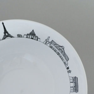 saladier carnet de voyage à paris par assiettes et compagnie, éditée par la maison revol, porcelaine made in france; création originale d'assiettes et compagnie