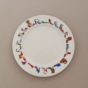 assiette dessert les escarpins I love shopping pour donner des air de fête de filles à votre table - création assiettes et compagnie - adaptée pour tous les fours et le lave vaisselle - made in france