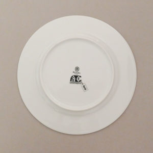 assiette dessert Paris par assiettes et compagnie c'est un véritable carnet de voyage dans la ville - une création assiettes et compagnie éditée par le porcelainier Revol - made in france