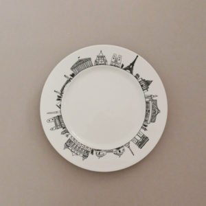assiette dessert Paris par assiettes et compagnie c'est un véritable carnet de voyage dans la ville - une création assiettes et compagnie éditée par le porcelainier Revol - made in france