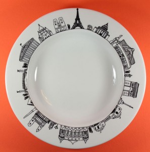 plat paris de la collection carnet de voyages création exclusive pour assiettes et compagnie, dessin par béatrice pene, fabrication française