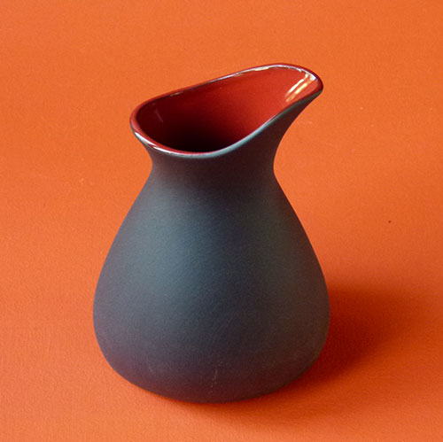 pot-liquid-noir-rouge-revol-porcelaine-1