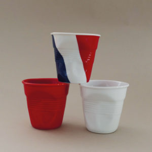 coffret de 3 tasses avec la france, une rouge et une blanche, tasses revol collection flags dessinée par béatrice pene