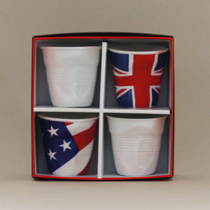 coffret de 4 tasses Flag, tasses revol collection flags dessinée par béatrice pene