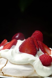 recette-blanche-et-rouge-pavlova