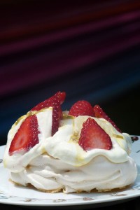 recette-blanche-et-rouge-pavlova