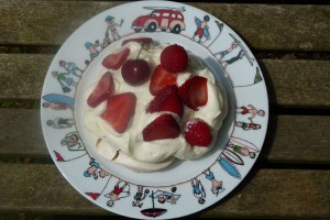 assiette-family-surf-recette-blanche-et-rouge-pavlova