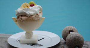 la plavola est surement l'un des meilleurs desserts de ce blog, du coup plein de variations sur assiettes et gourmandises