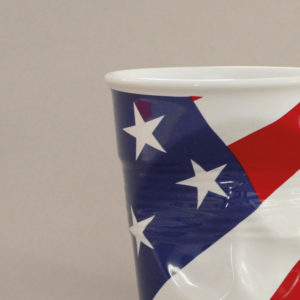 pot à ustensiles USA par Revol porcelaine sur une idée originale de béatrice pene et assiettes et compagnie