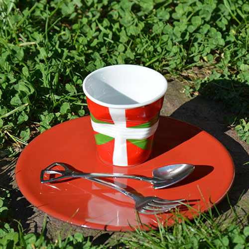 couverts qui évoquent des outils de jardinage en miniatures un vrai clin d'oeil pour les cafés ou thés gourmands