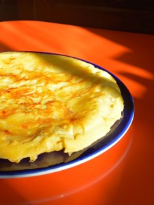 le crépiau breton est un dessert aux pommes comme une énorme crêpe 