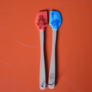 deux mini spatules tovolo de la collection spatulart pour évoquer l'Amérique avec la statue de la liberté et l'effigie de l'Oncle Sam.... très pratiques pour cuisiner