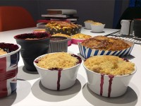 recette de crumble cassis et brugnon par beatrice pene sur assiettes et gourmandises, une recette de france bleu pays basque