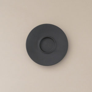 sous tasse basalt de forme ronde, par porcelaine Revol