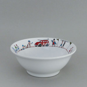 coupelle family surf par assiettes et compagnie, éditée par la maison revol, porcelaine made in france; création originale d'assiettes et compagnie