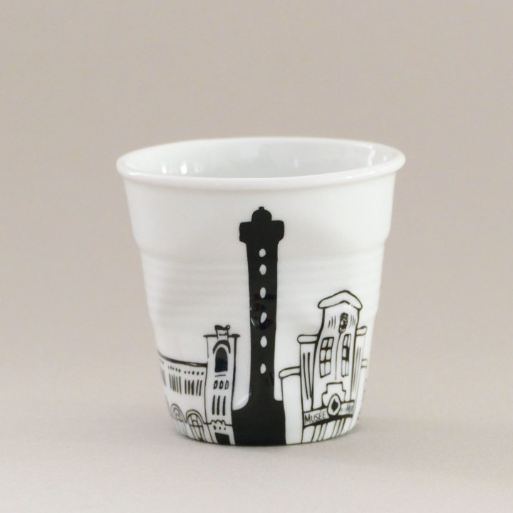 la tasse biarritz vous propose le tour de cette si jolie ville balnéaire du pays basque, perle de la côte basque, la tasse est entièrement fabriquée en france par les ateliers de porcelaine Revol