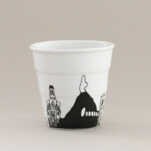 la tasse biarritz vous propose le tour de cette si jolie ville balnéaire du pays basque, perle de la côte basque, la tasse est entièrement fabriquée en france par les ateliers de porcelaine Revol