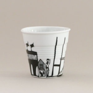 tasse bayonne tasse froissée revol création exclusive pour assiettes et compagnie
