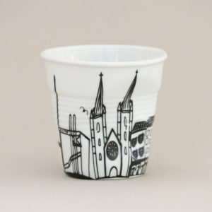 tasse bayonne tasse froissée revol création exclusive pour assiettes et compagnie