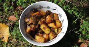 pommes de terre aux cèpes pour profiter des champignons au pays basque avec un bol basque - recette de béatrice pour assiettes et gourmandises