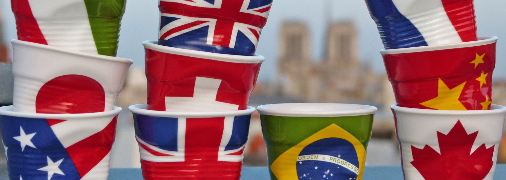 collection les tasses flag par revol et assiettes et compagnie