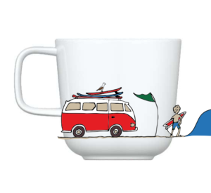 le mug la plage est une grande théière de plus d'un litre pour vos thés entre amies, une création originale d'assiettes et compagnie avec un nouveau dessin de Béatrice pene lassus