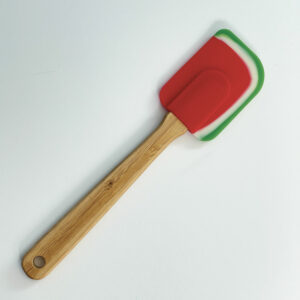 les nouvelles spatules dénichées par béatrice pour assiettes et compagnie, sont pratiques et jolie, voici le modèle spatule Pastèque, pour vous donner un coup de main en cuisinant