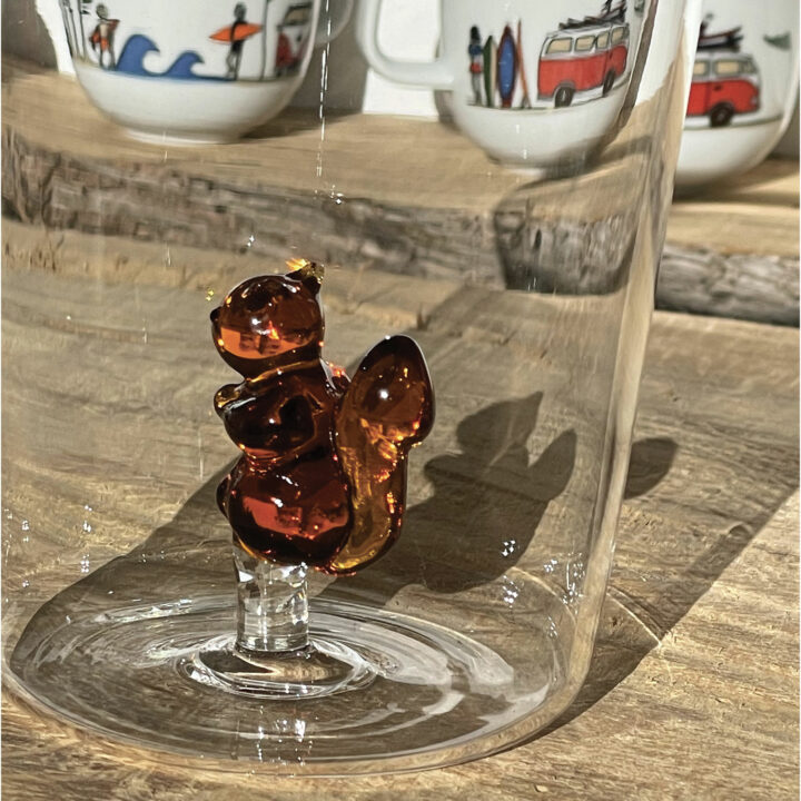 verre ecureuil ichendorf, verre avec un écureuil en verre, hyper joli et poétique