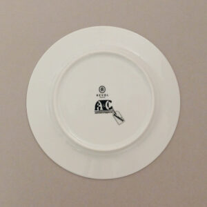 assiette à dessert Biarritz par assiettes et compagnie - édition assiette par la maison Revol sur dessin original assiettes et cie