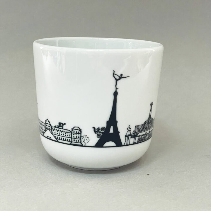 Le MUG Paris et les sportifs est un hommage poétique des compétitions sportives dans la capitale en 2024 - design par Béatrice pene lassus pour Assiettes et compagnie