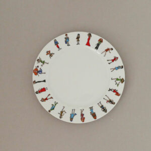 assiette I Love Shopping par assiettes et compagnie , une série d'assiettes et de plats dessinées par béatrice lassus pene avec de la porcelaine Revol, made in france