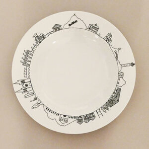 plat basque première génération est un plat made in france par revol avec le dessin exclusif du pays basque par assiettes et compagnie