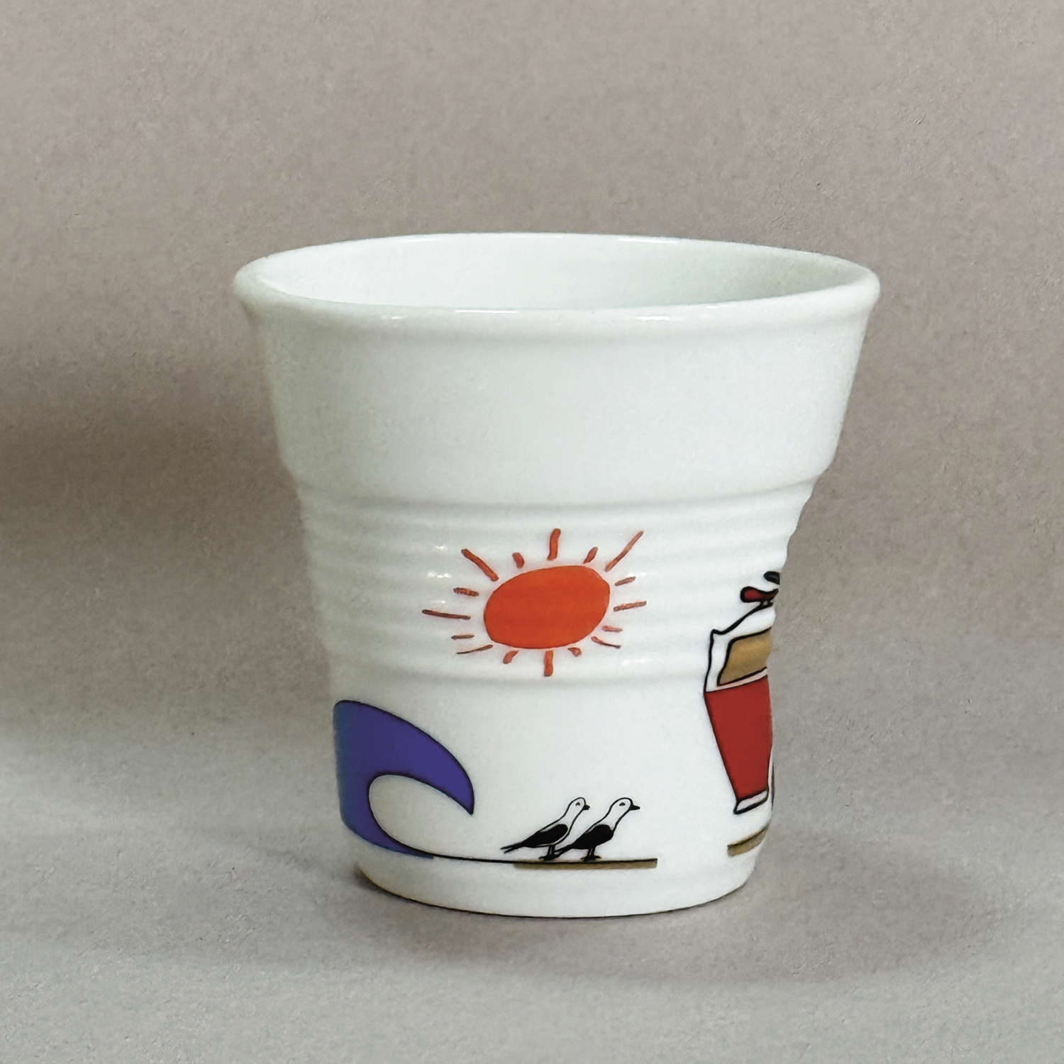 une nouvelle tasse sur votre table, un peu de nostalgie des vacances ? embarquez sur le combi VW d'assiettes et compagnie