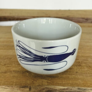 les petits bols de la collection Antxoak sont hyper pratiques et très sympa sur votre table : le chipiron, le thon, les anchois, le bateau ou le poisson, à vous de choisir. une exclusivité d'assiettes et cie - design par béatrice pene lassus