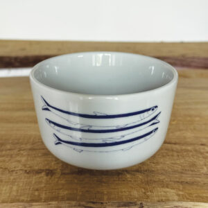 les petits bols de la collection Antxoak sont hyper pratiques et très sympa sur votre table : le chipiron, le thon, les anchois, le bateau ou le poisson, à vous de choisir. une exclusivité d'assiettes et cie - design par béatrice pene lassus