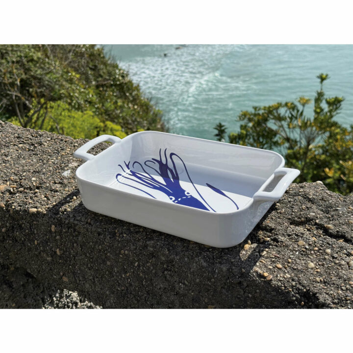 plat a gratin chipiron par assiettes et compagnie et porcelaine revol, dessin beatrice lassus pene